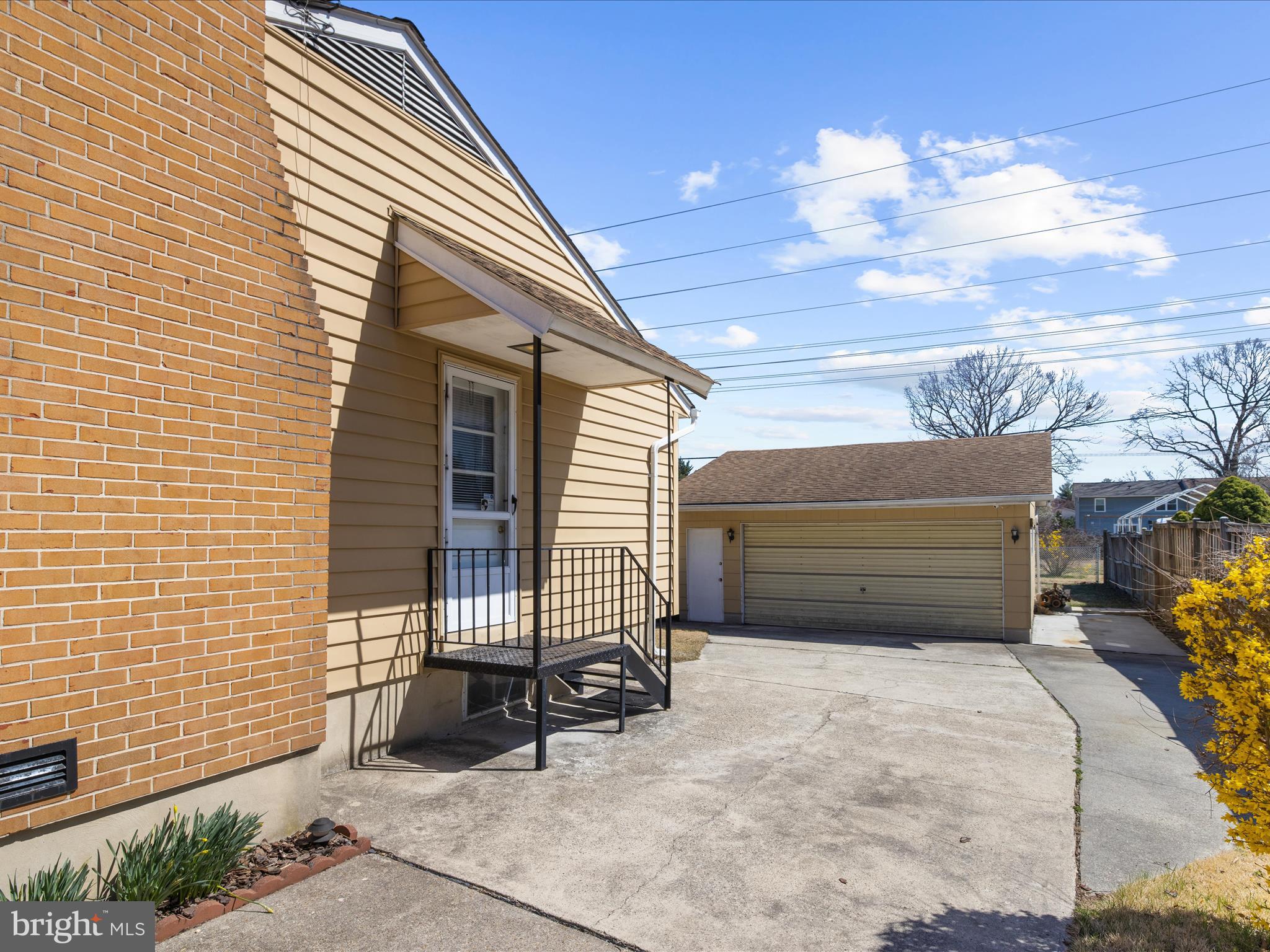 THE HIGHLANDS - Residential