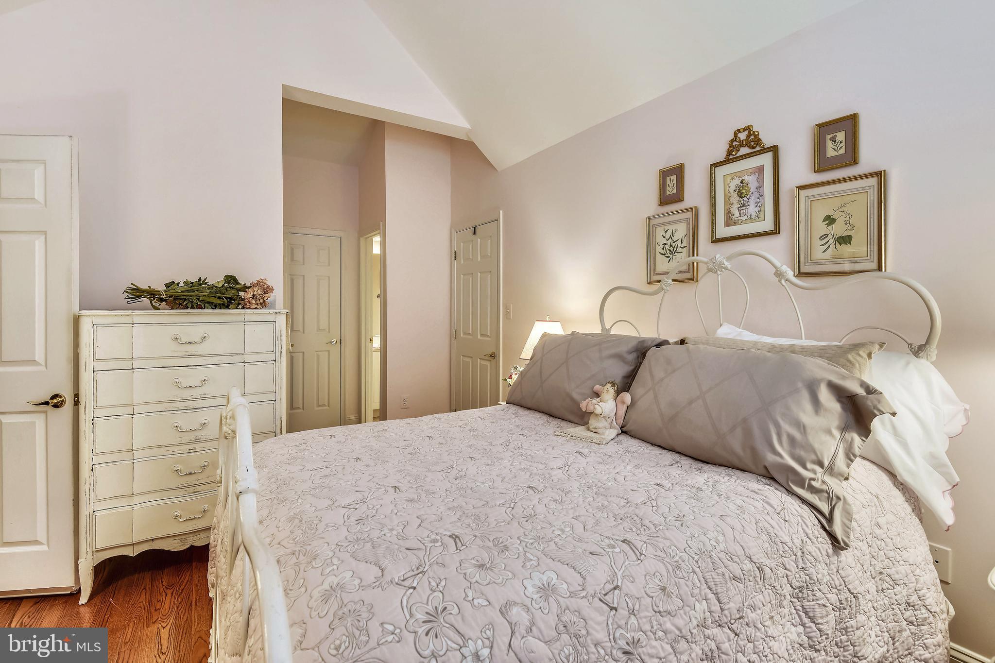 RIVERGATE - Residential