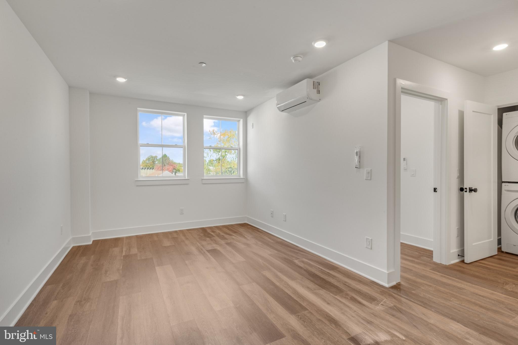 ROXBOROUGH - Residential Lease