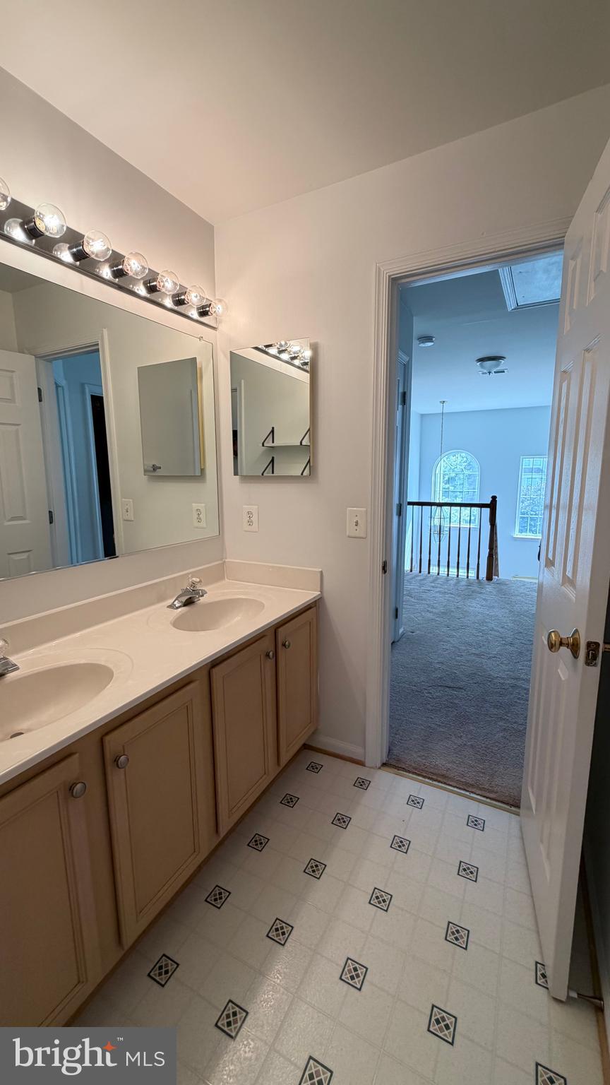 ASHBURN VILLAGE - Residential