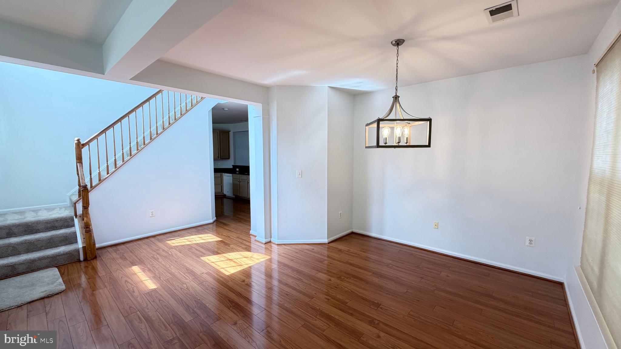ASHBURN VILLAGE - Residential