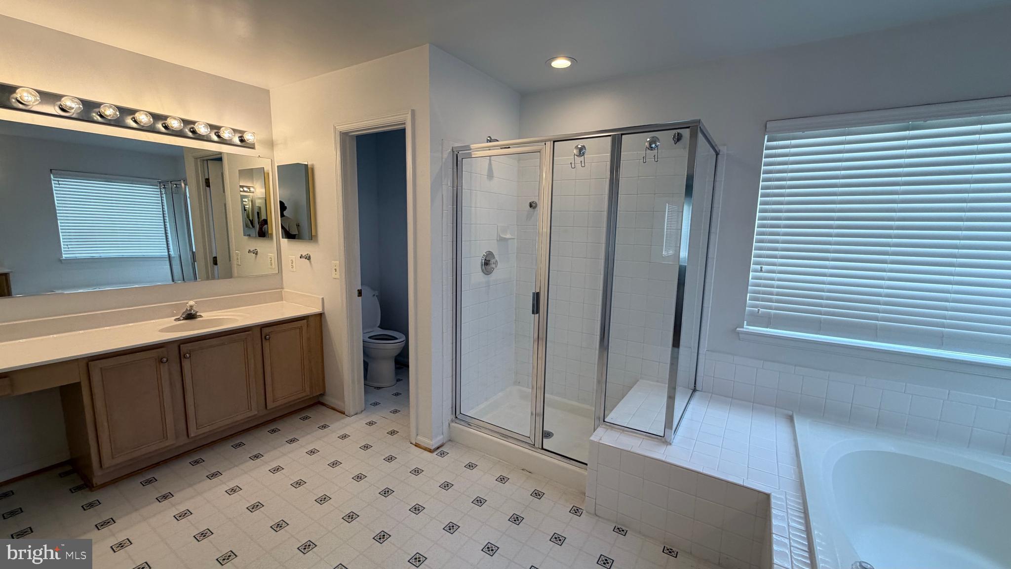 ASHBURN VILLAGE - Residential