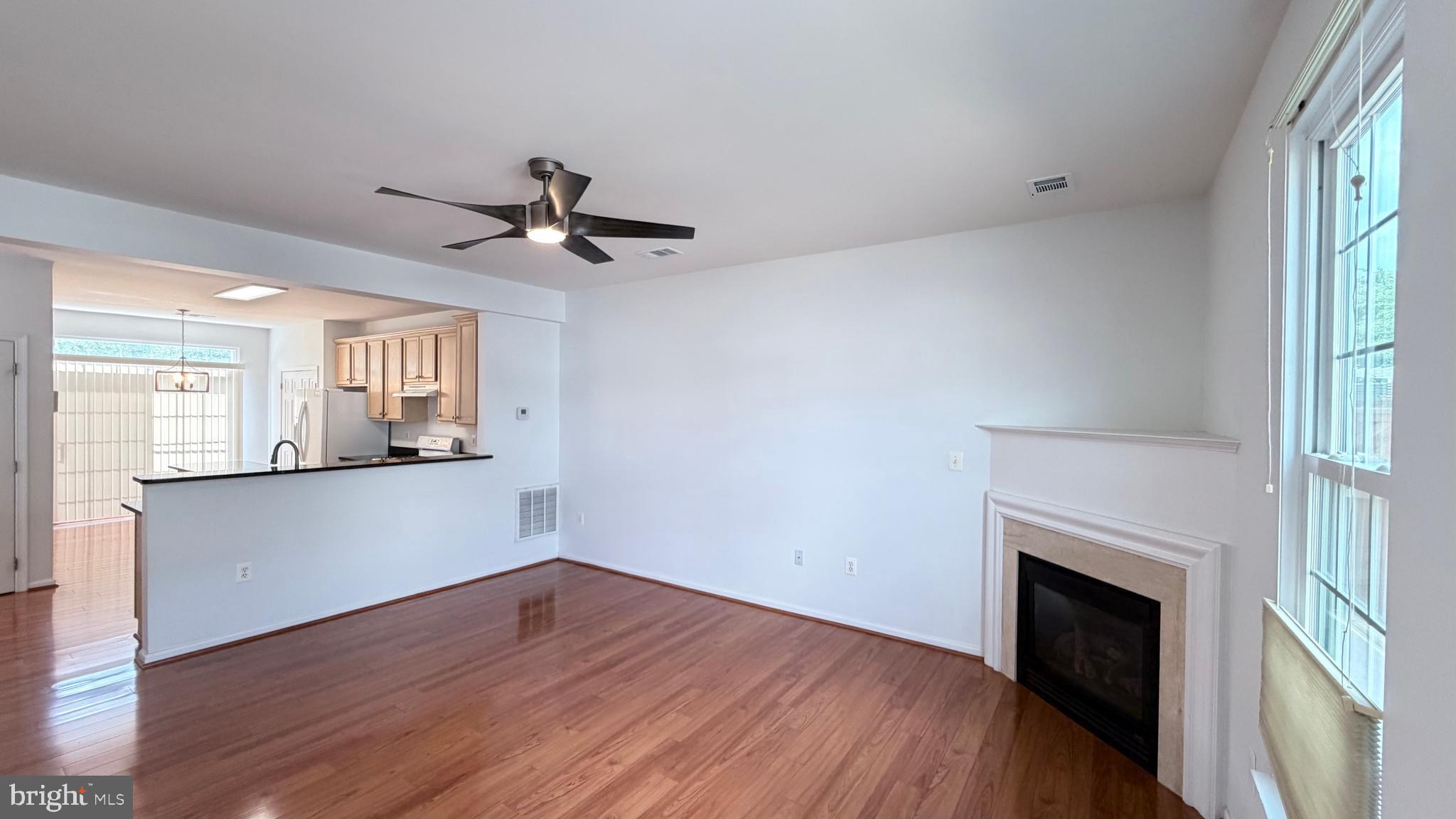 ASHBURN VILLAGE - Residential