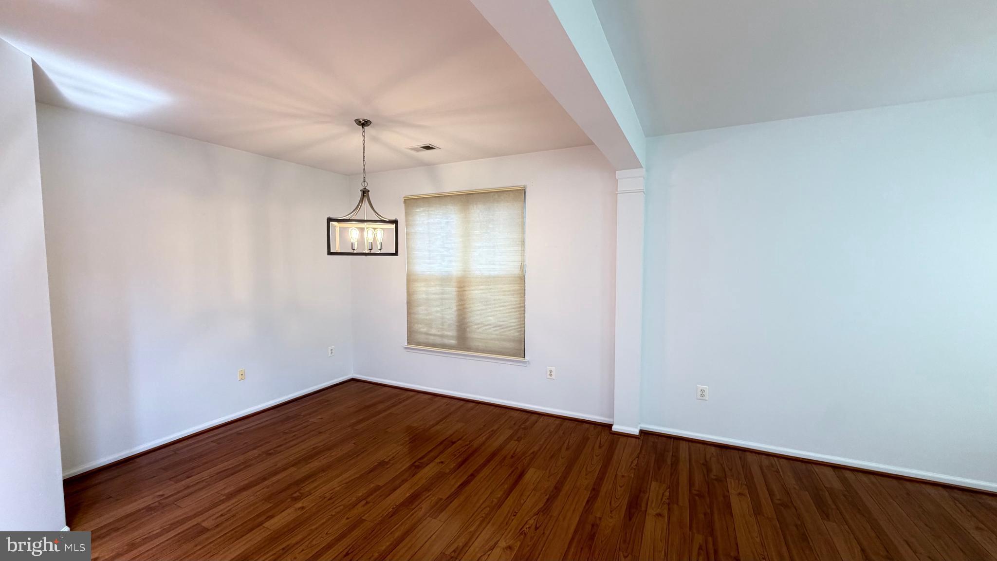 ASHBURN VILLAGE - Residential
