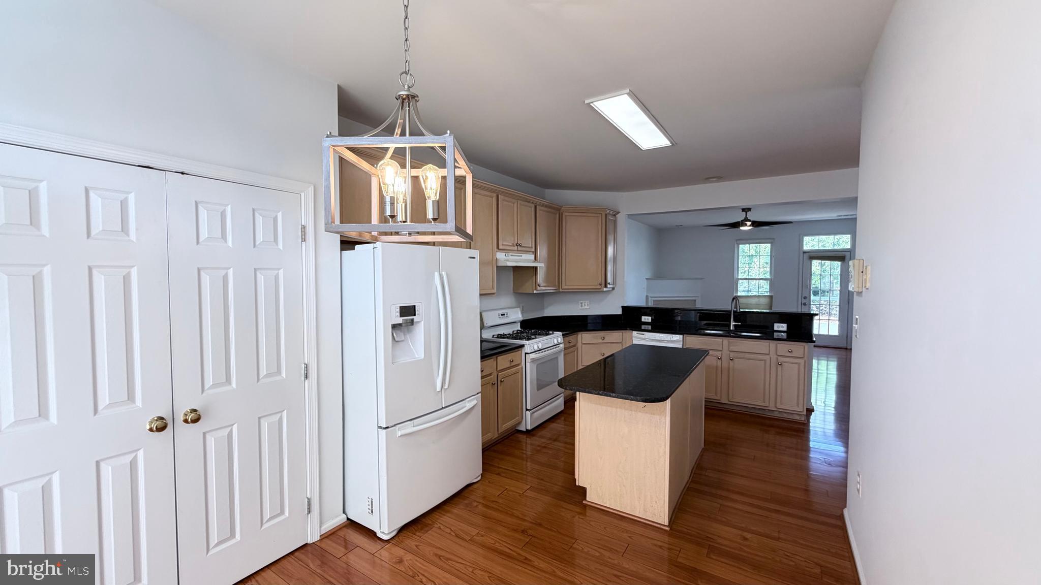 ASHBURN VILLAGE - Residential
