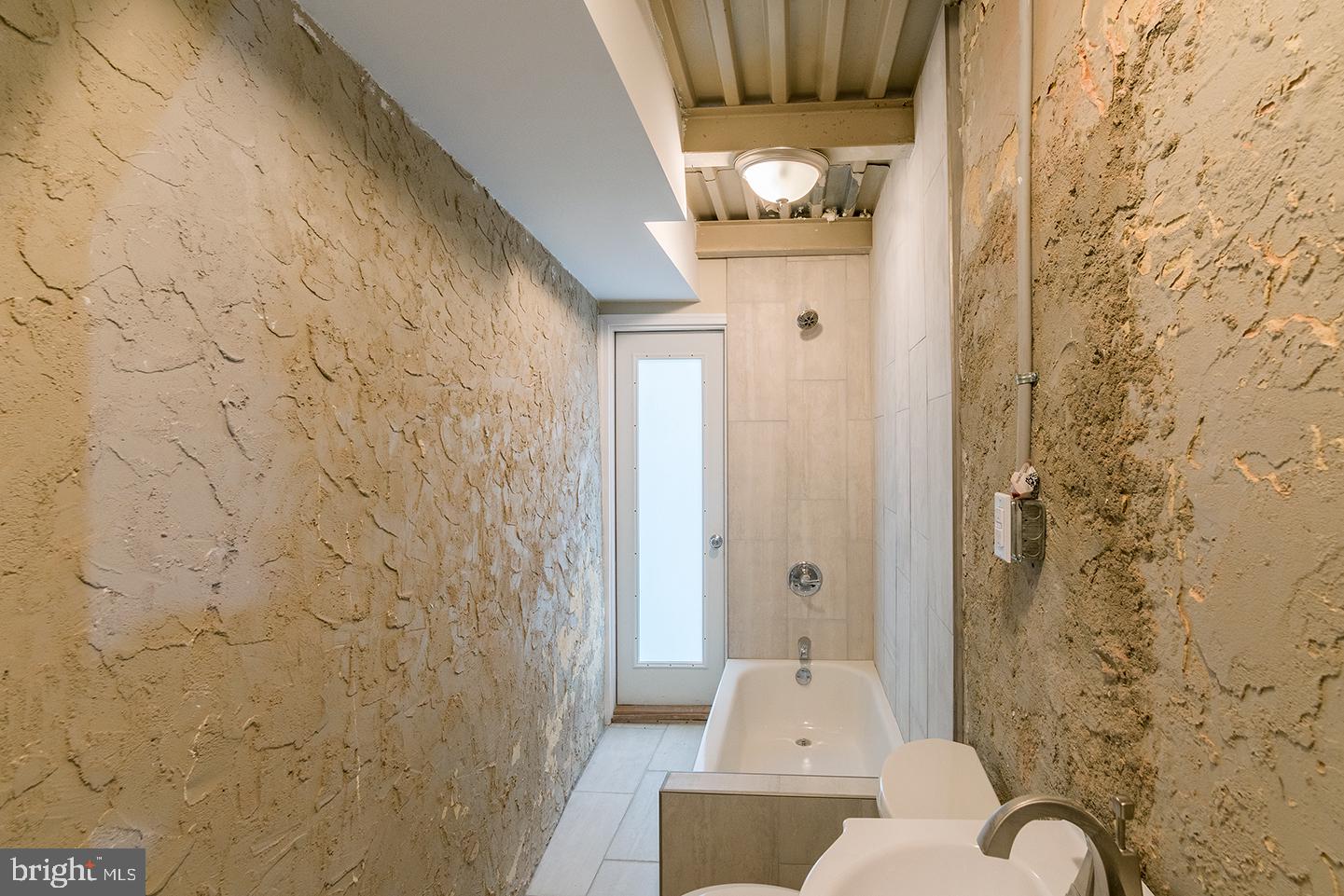 EAST PASSYUNK CROSSING - Residential Lease