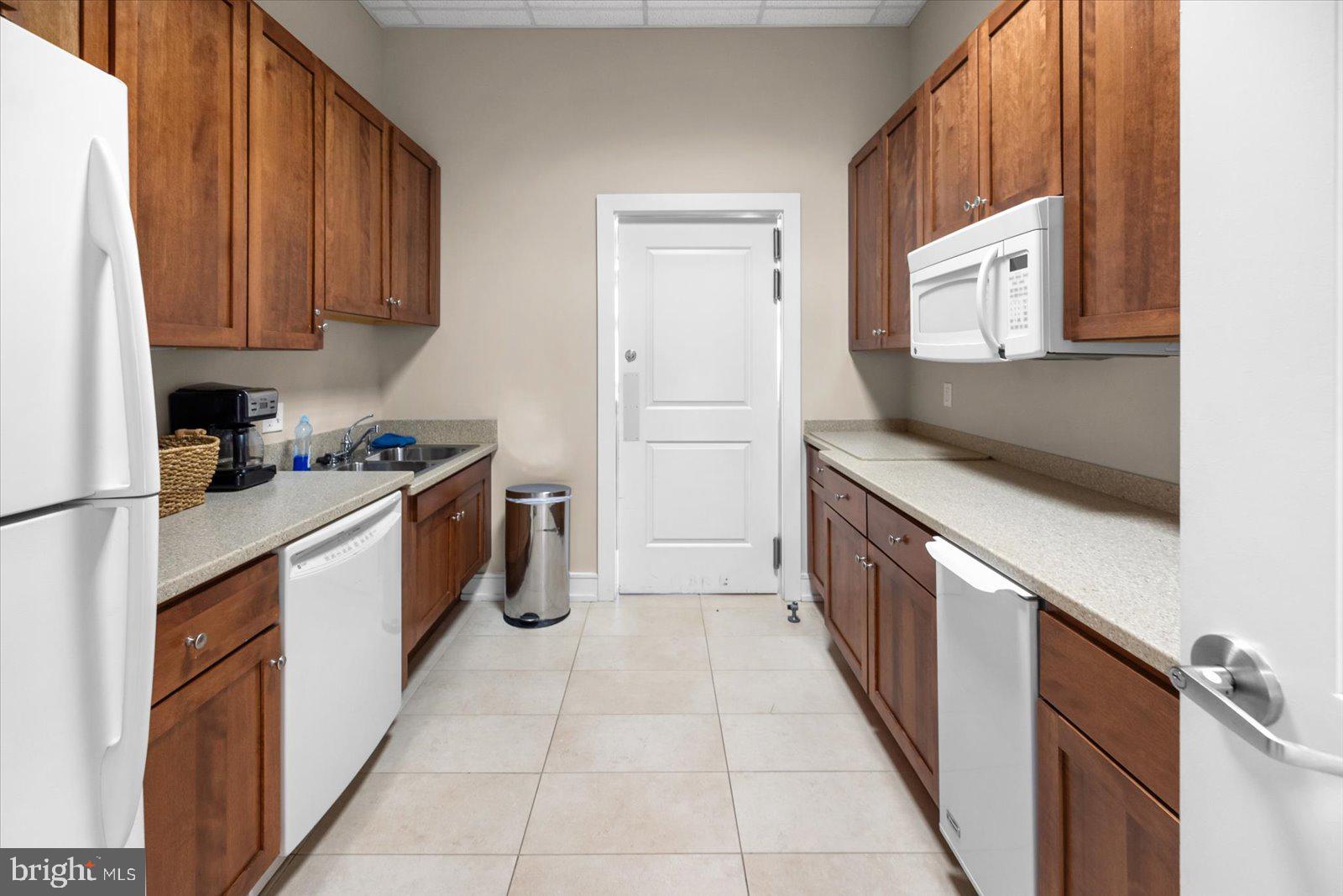 BAY FOREST CLUB - Residential