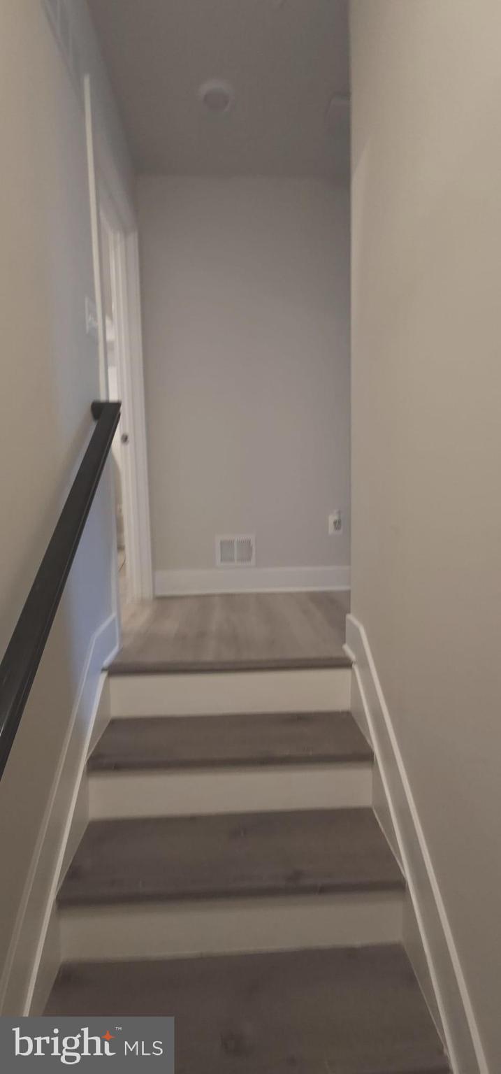 TANYARD SHORES - Residential Lease