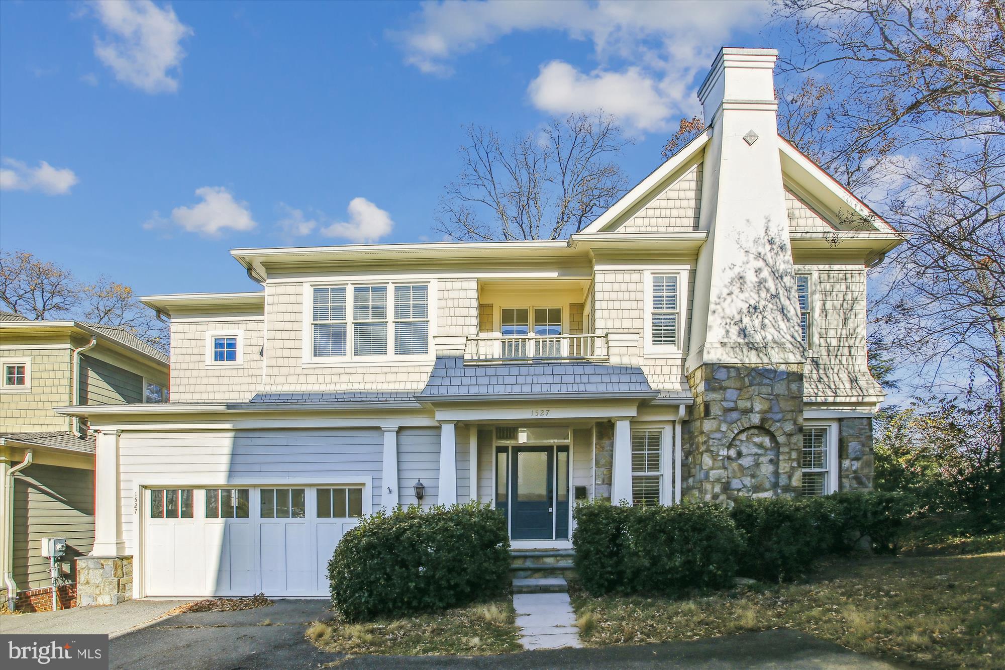 LYON HILL - Residential