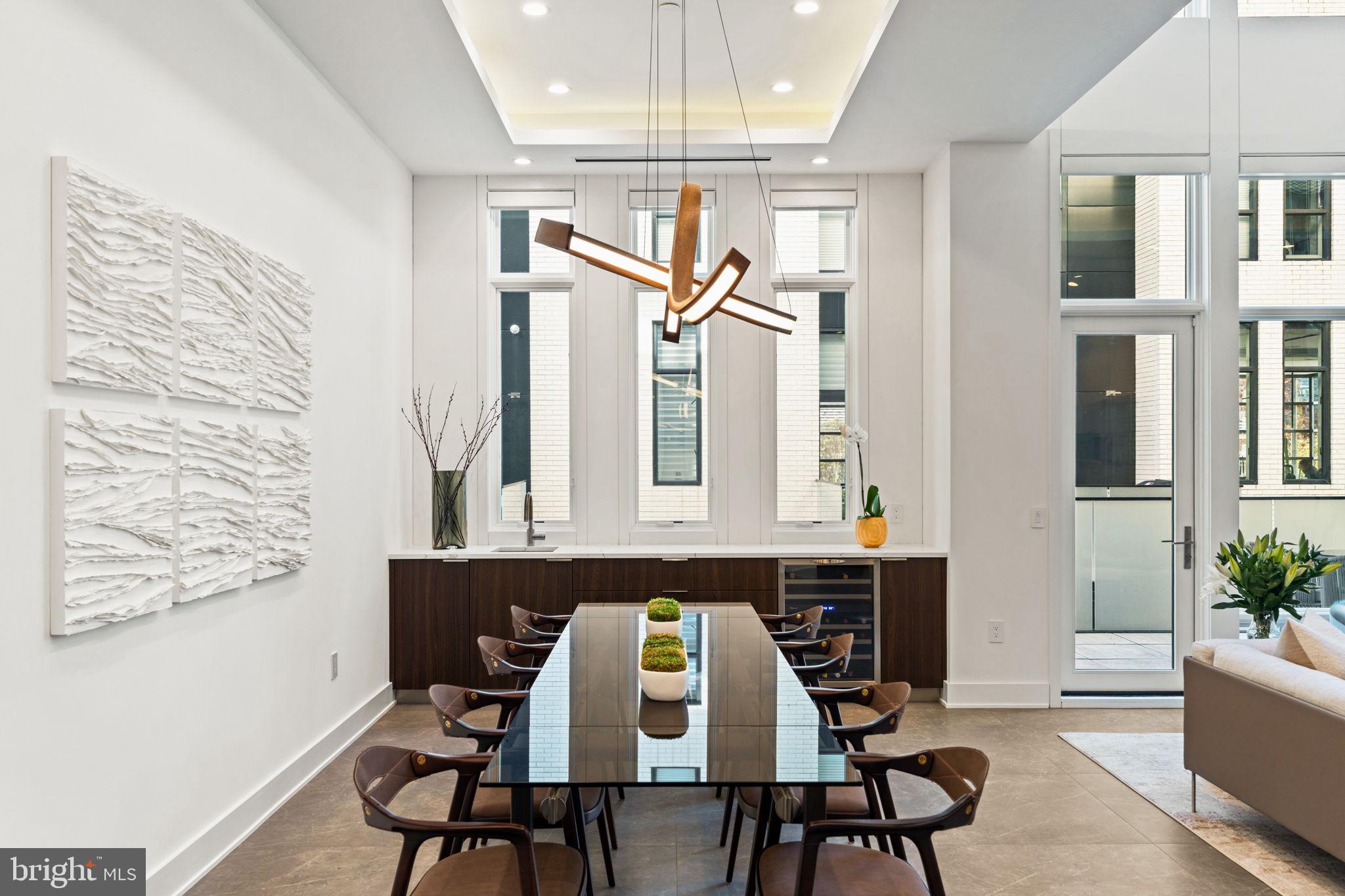 LOGAN SQUARE - Residential