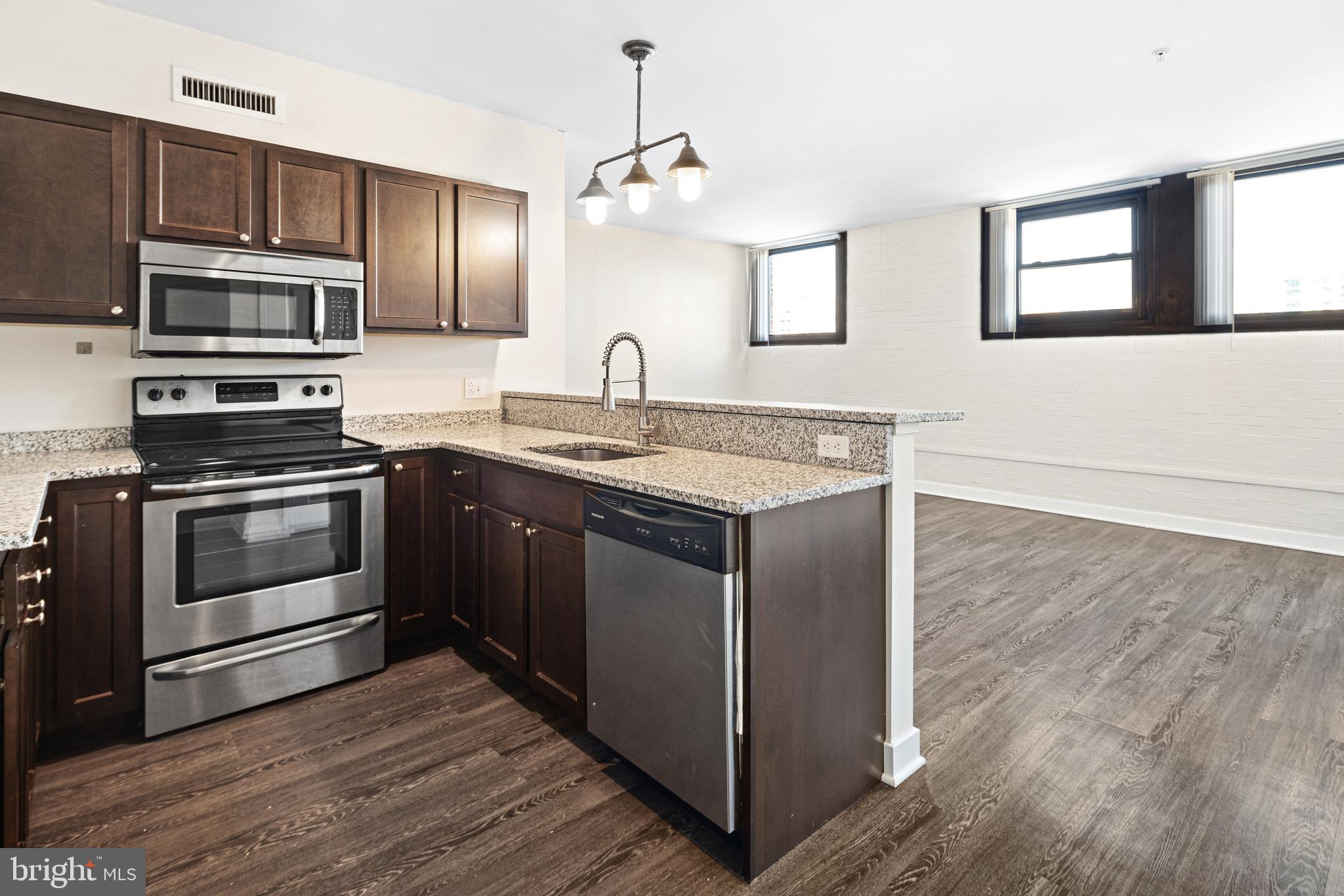 CENTER CITY - Residential Lease