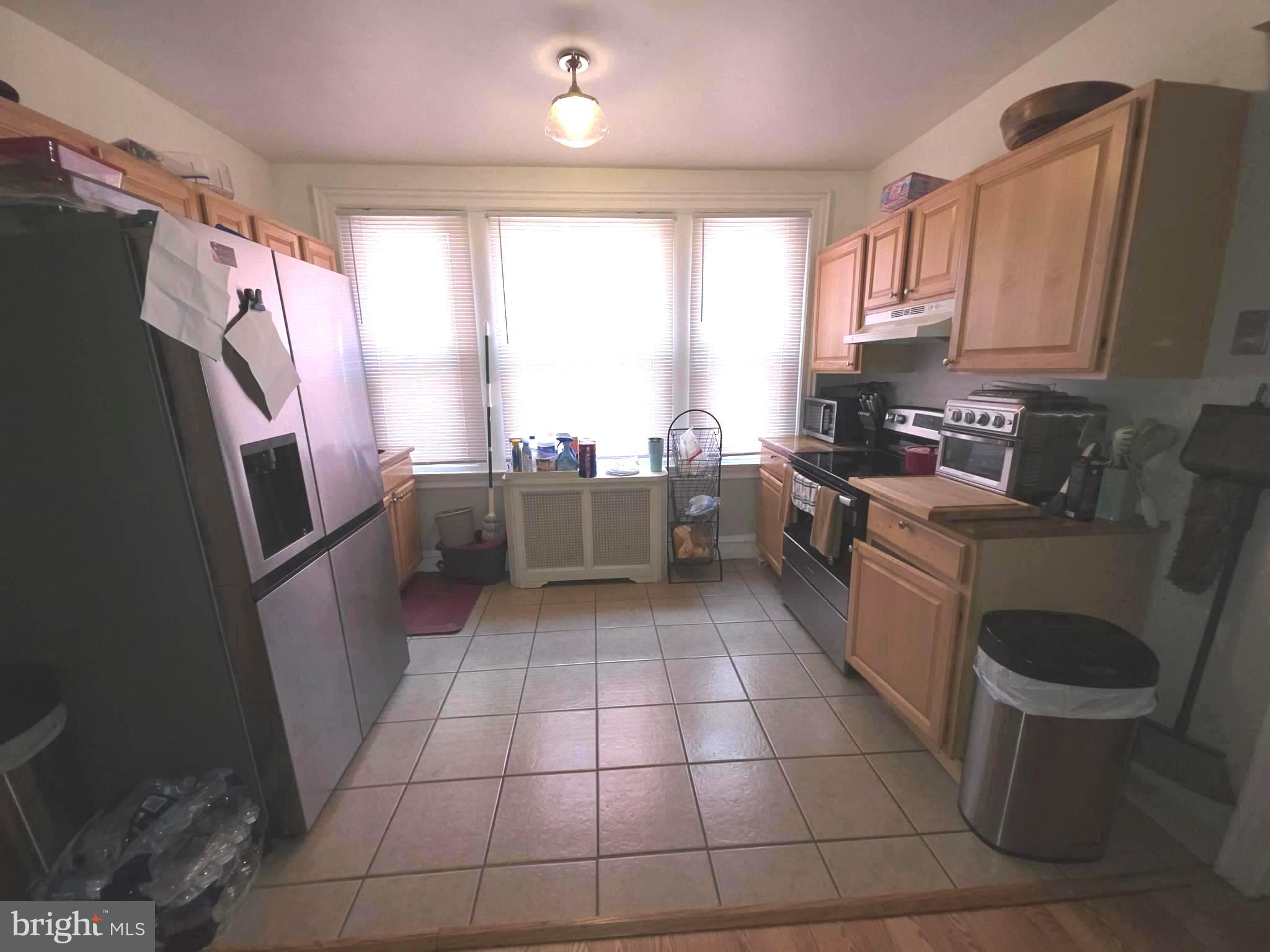 WEST OAK LANE - Residential Income