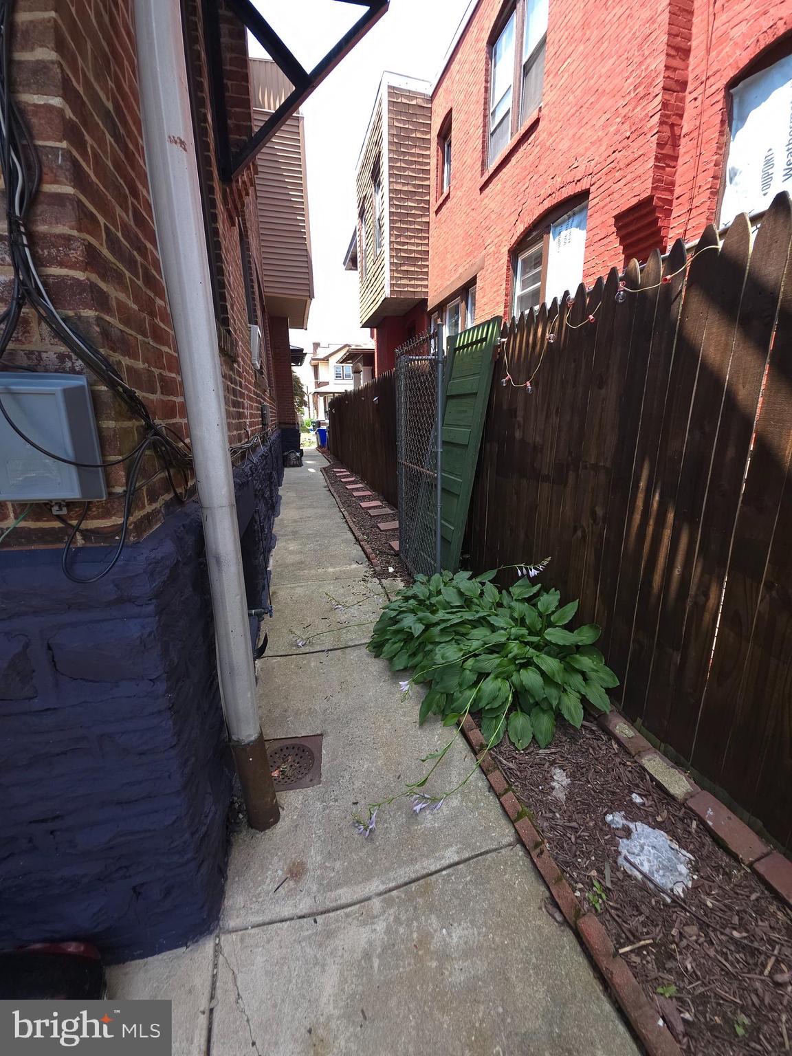 WEST OAK LANE - Residential Income