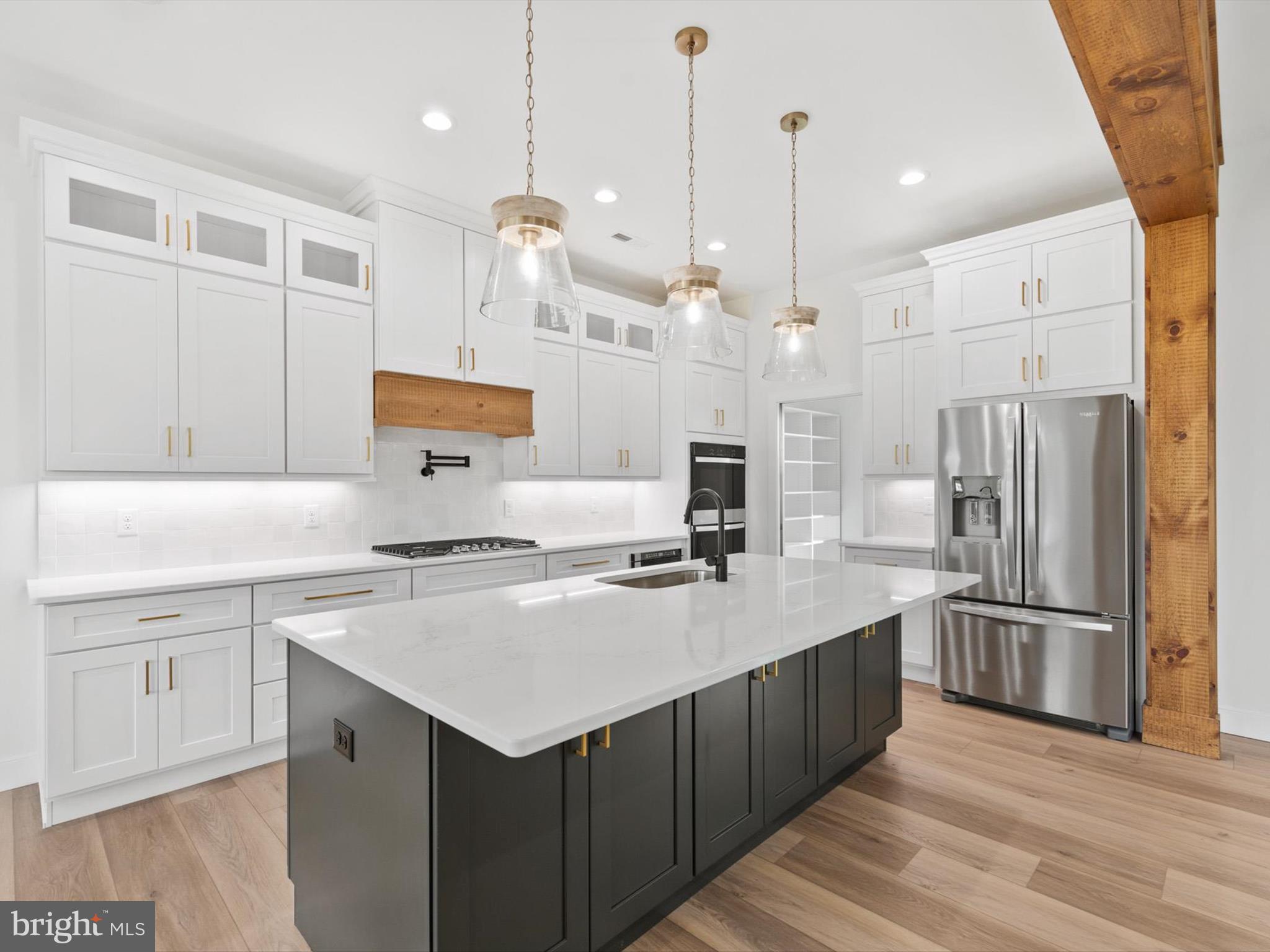 KINGSTON RIDGE - Residential