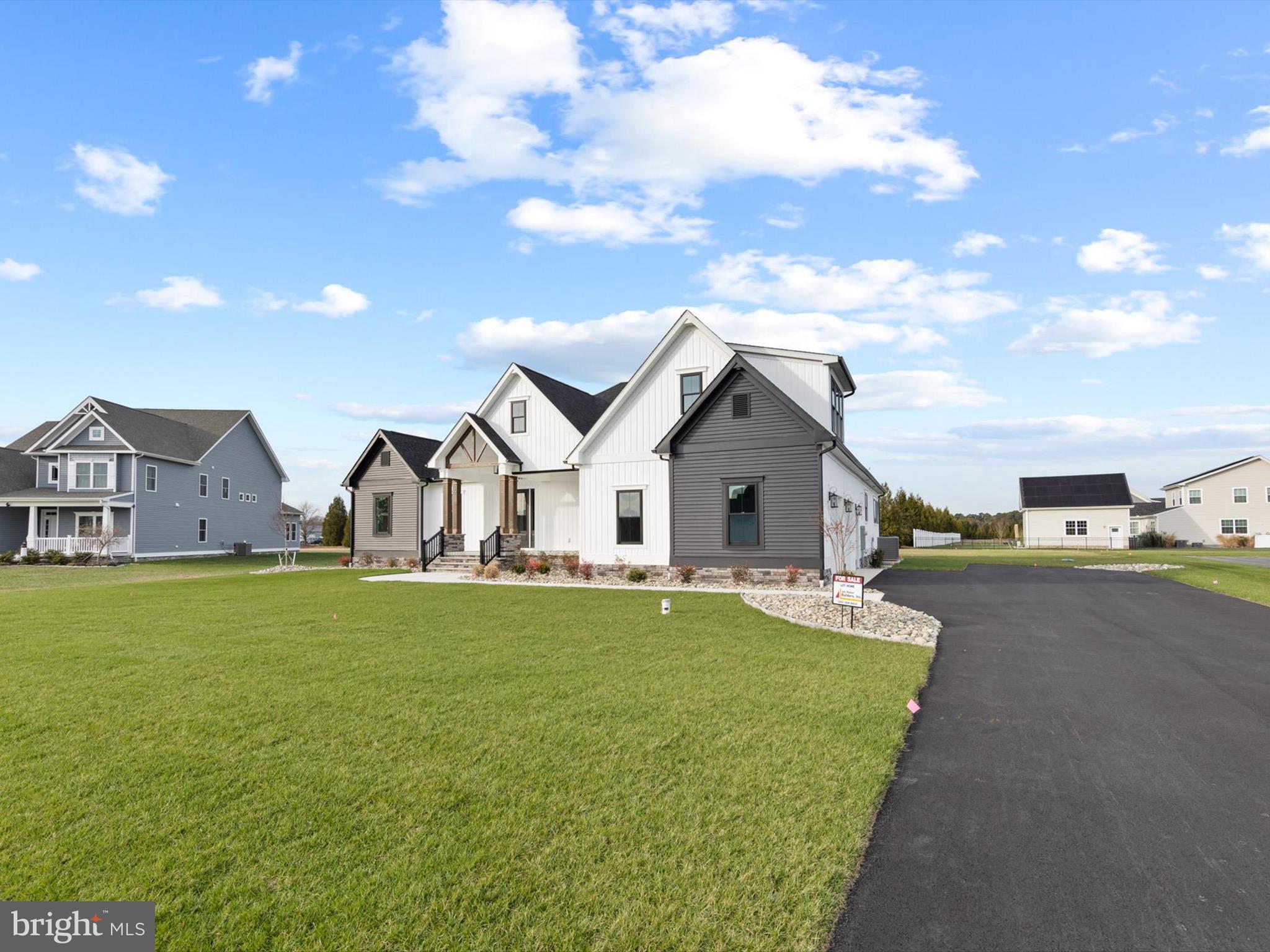 KINGSTON RIDGE - Residential
