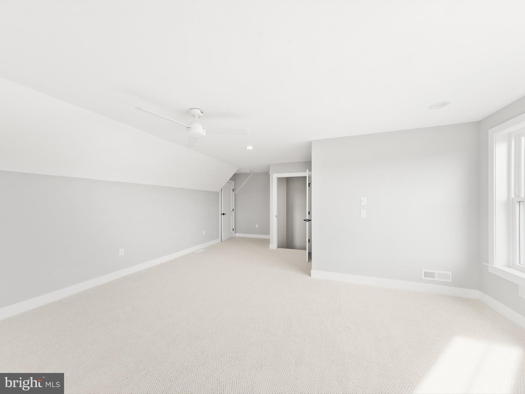 KINGSTON RIDGE - Residential