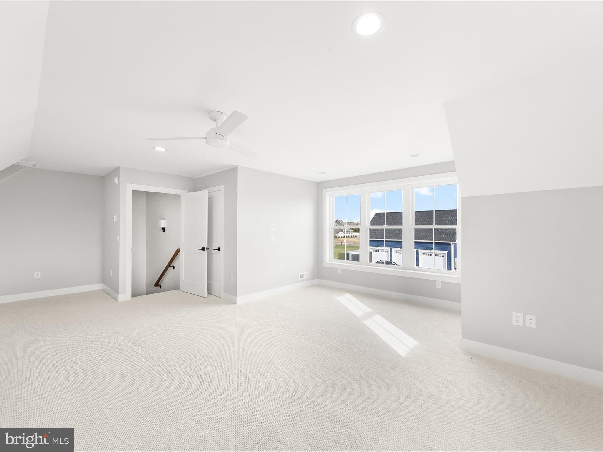 KINGSTON RIDGE - Residential