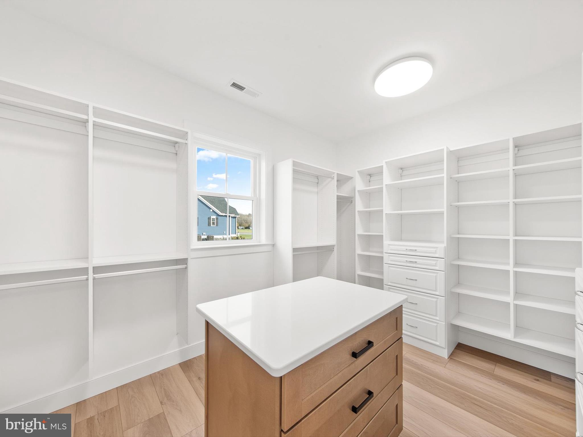 KINGSTON RIDGE - Residential