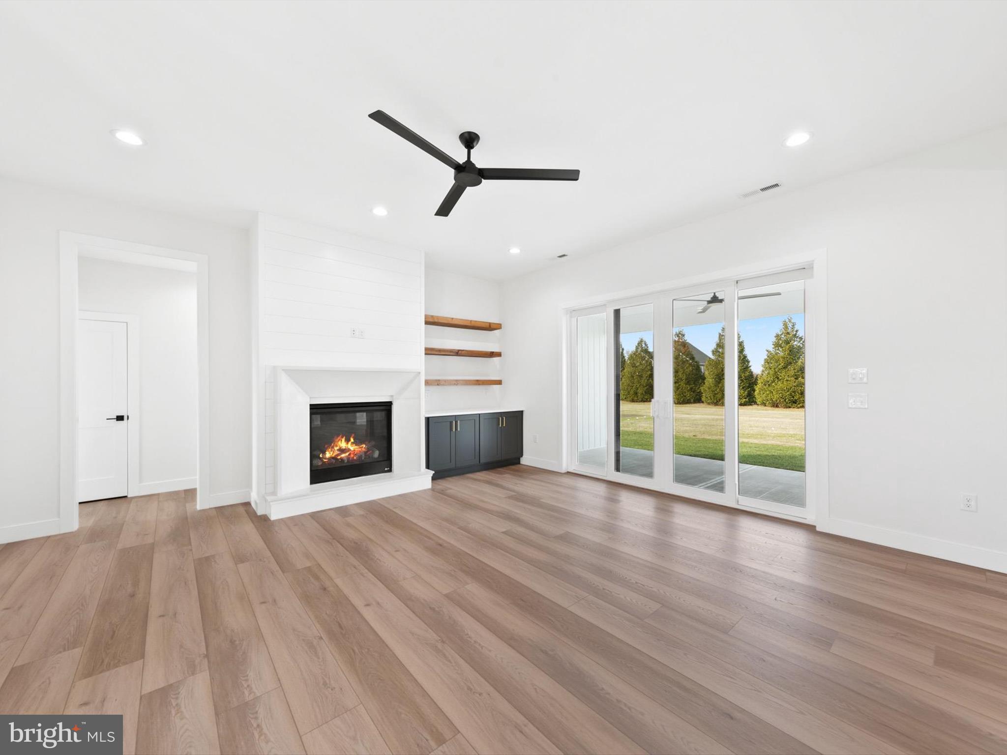 KINGSTON RIDGE - Residential