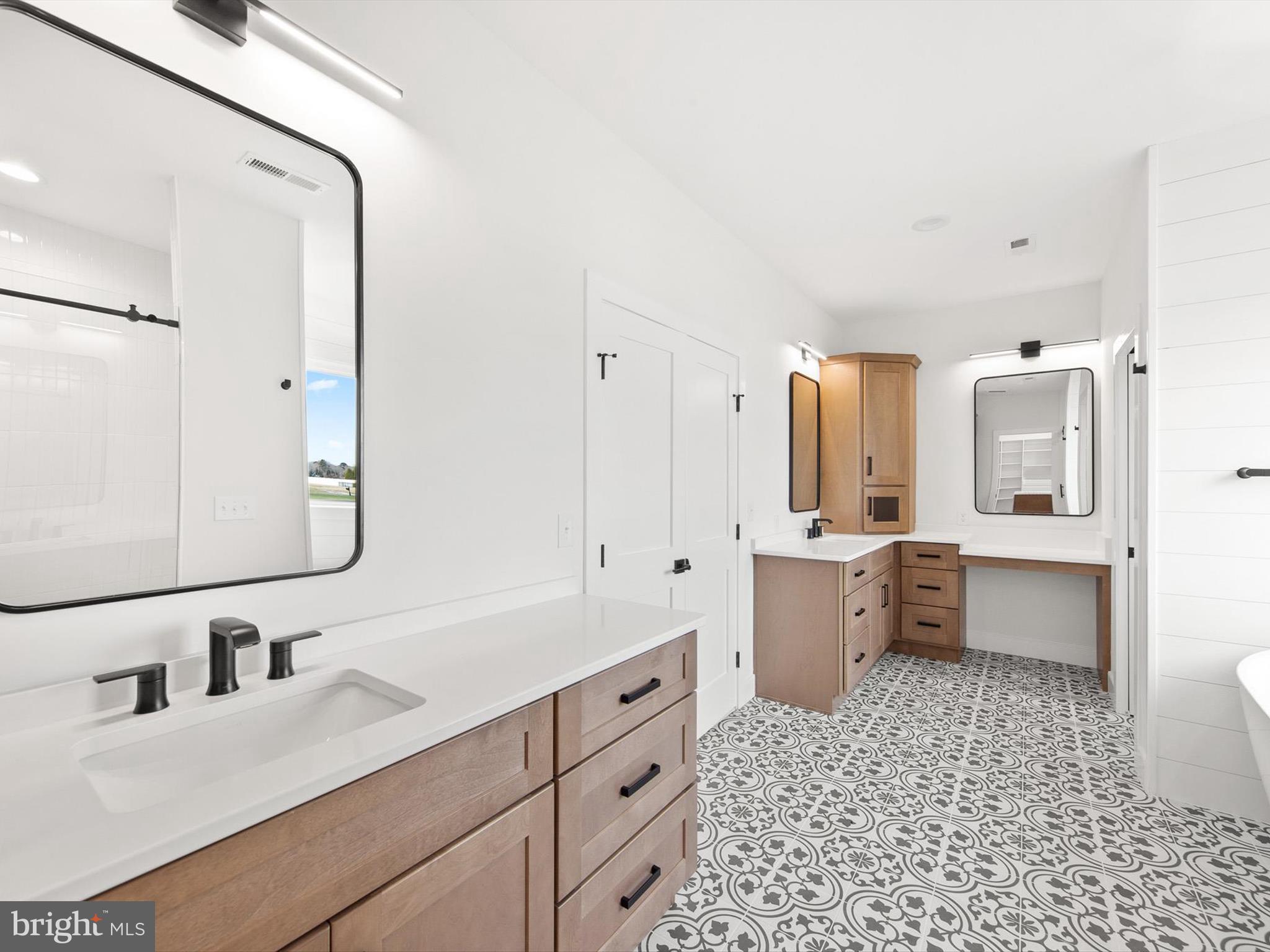 KINGSTON RIDGE - Residential