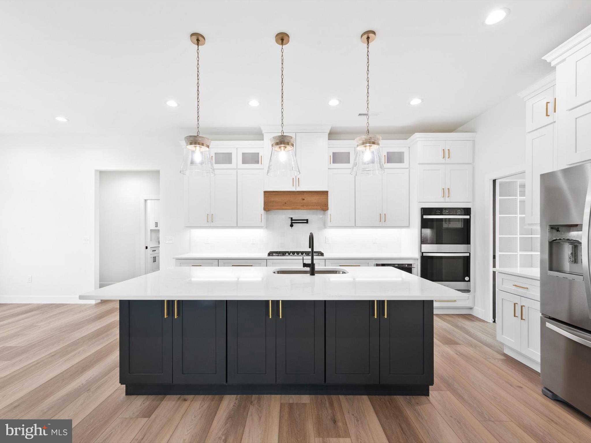 KINGSTON RIDGE - Residential