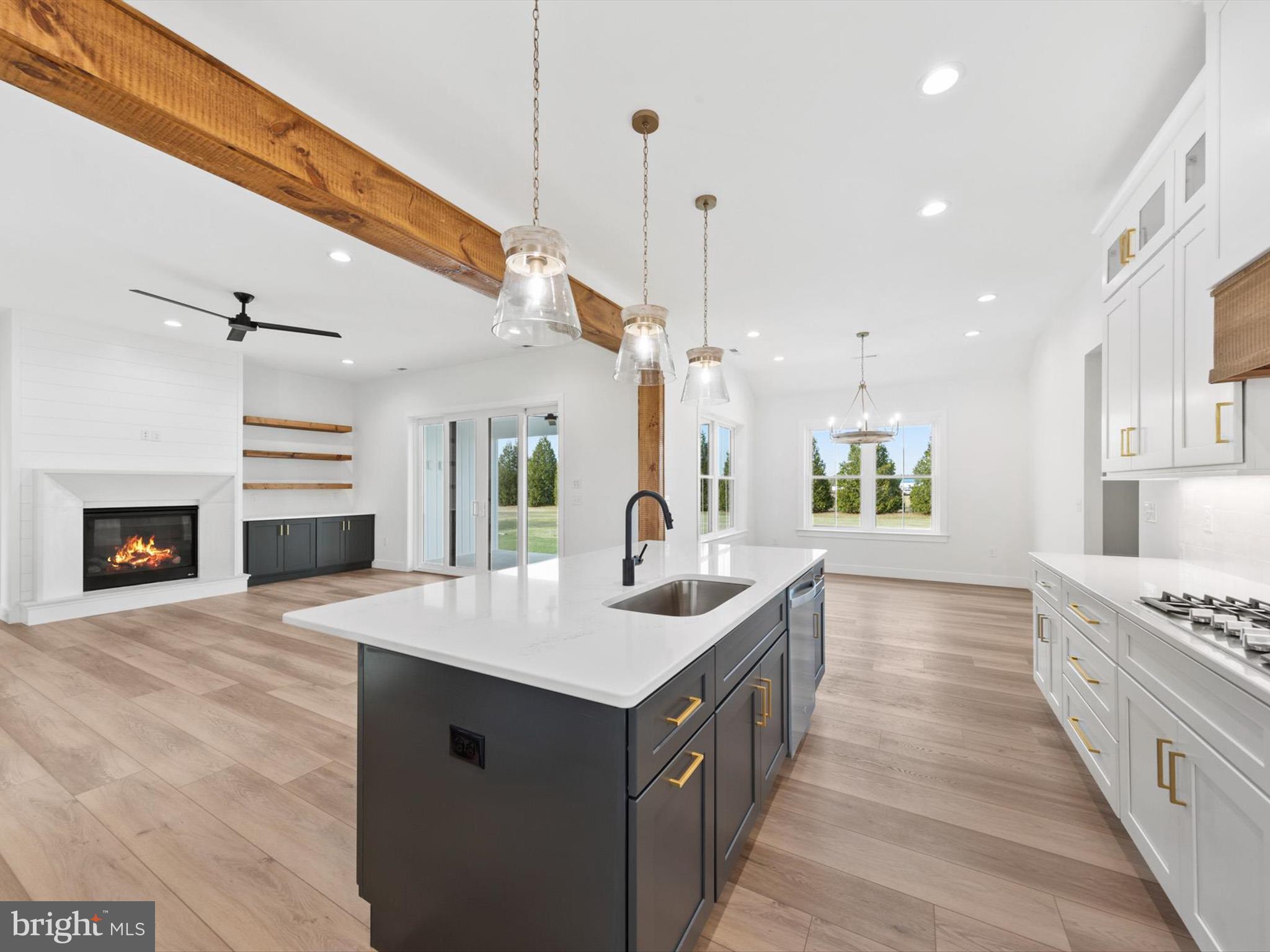 KINGSTON RIDGE - Residential