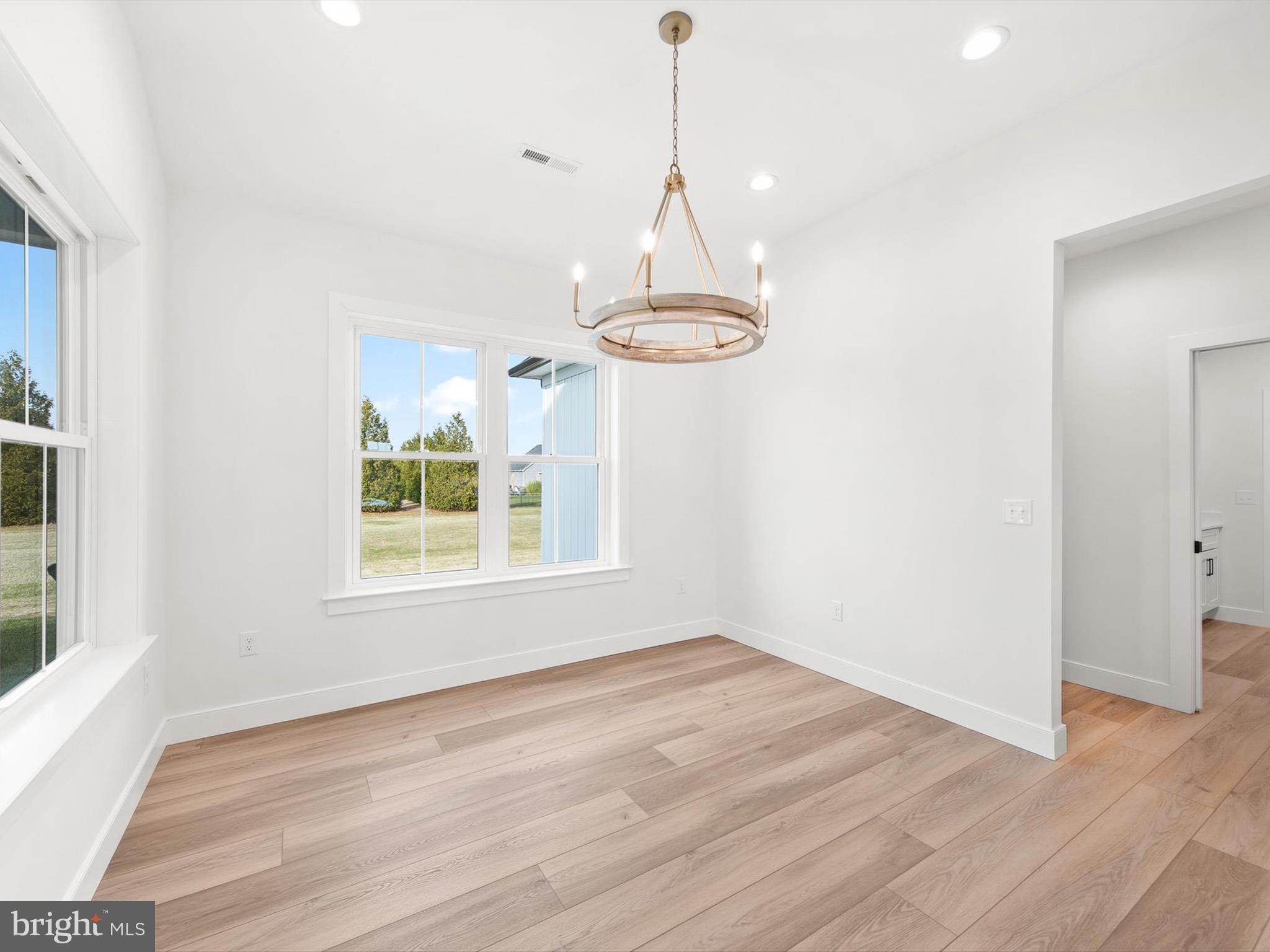 KINGSTON RIDGE - Residential