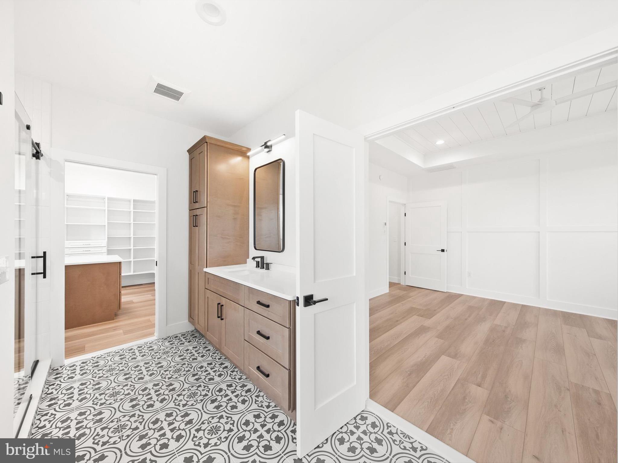 KINGSTON RIDGE - Residential