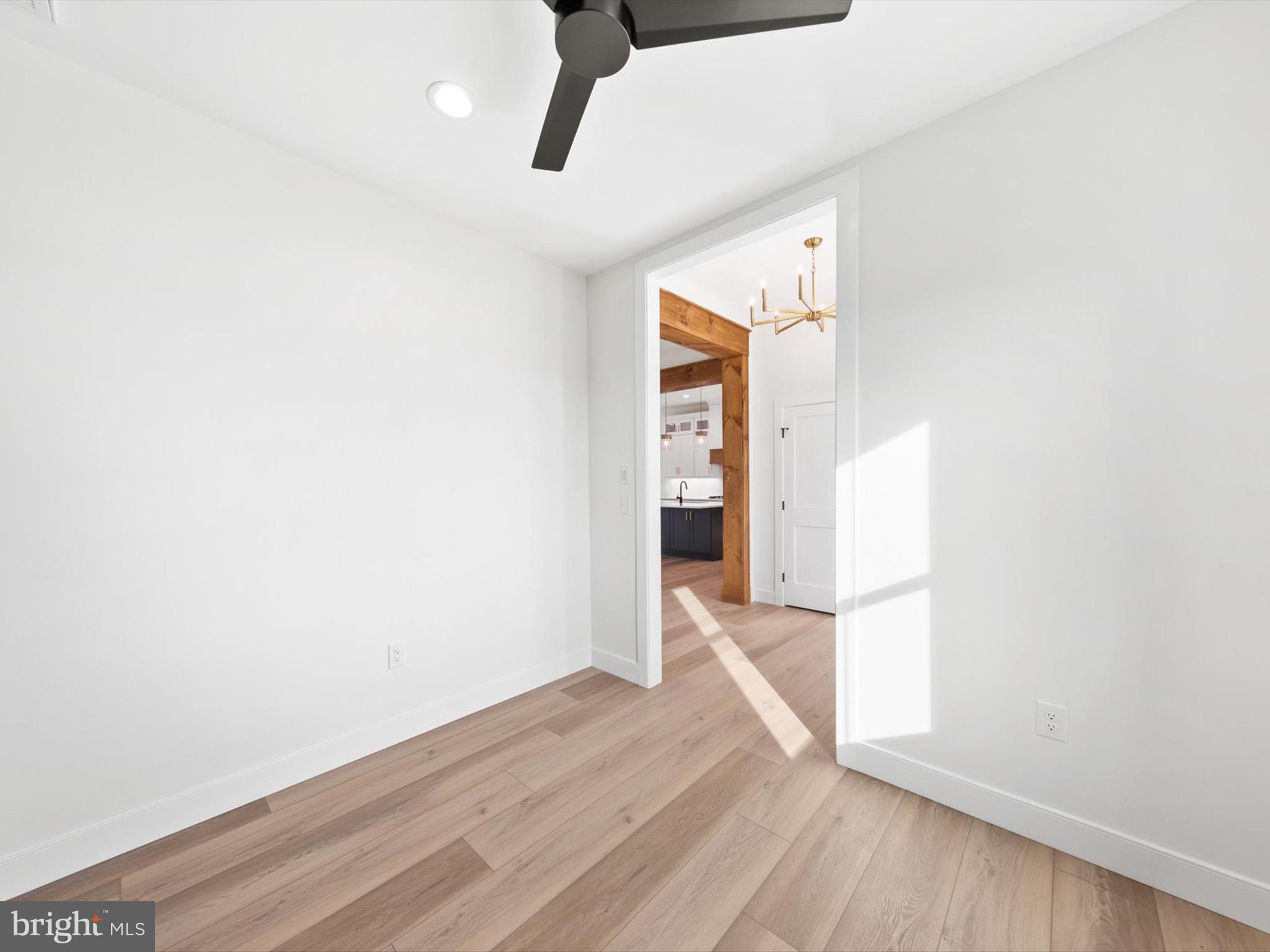 KINGSTON RIDGE - Residential