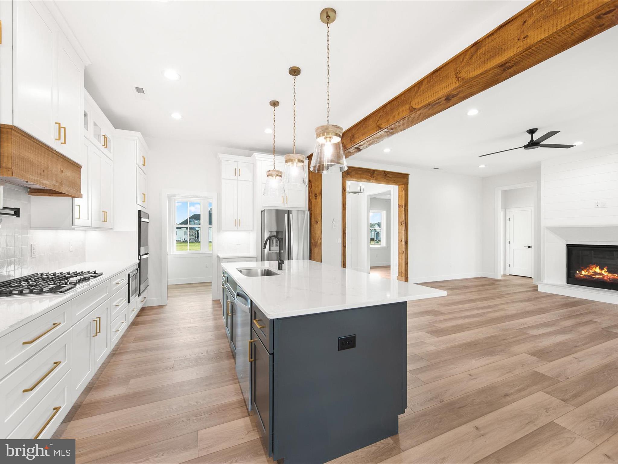 KINGSTON RIDGE - Residential