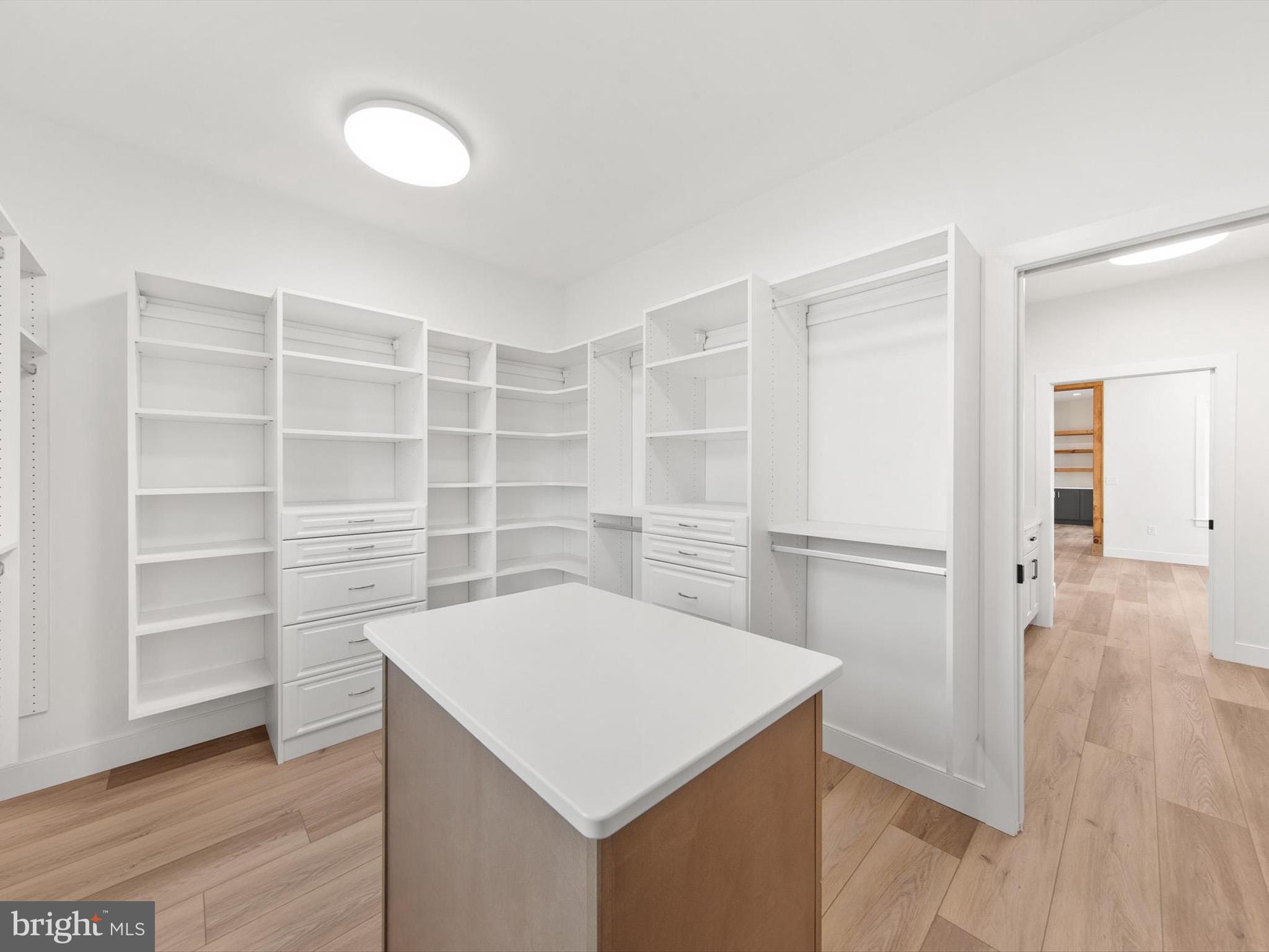 KINGSTON RIDGE - Residential