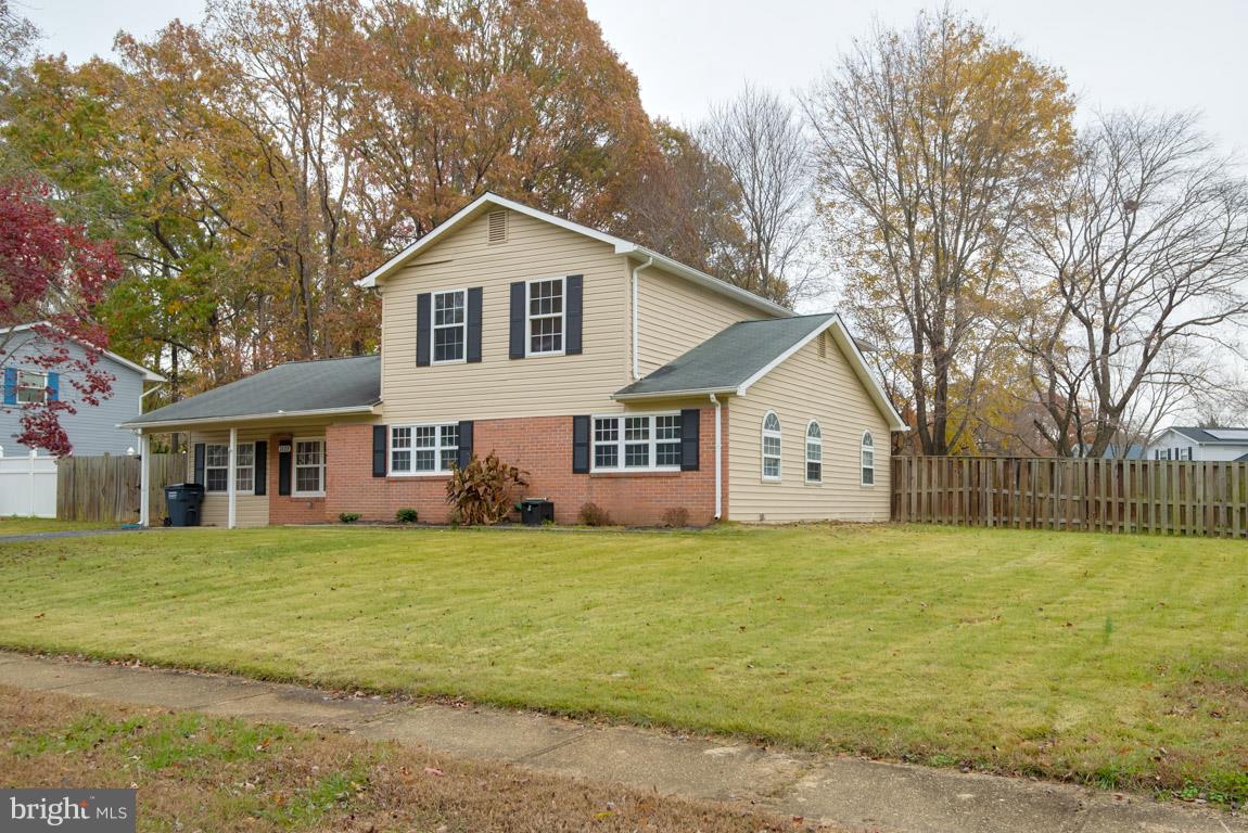 BEAUTIFUL BEST DESCRIBES THIS 4 BEDROOM, 3 FULL BATH HOME.   PREVIOUSLY RENOVATED, THIS HOME SHOWS LIKE NEW AND  COMES WITH 2 MASTER BEDROOMS  EACH HAVING THEIR OWN BATHROOM,  ONE MASTER HAS A JACUZZI TUB AND FRENCH DOORS LEADING TO OVERSIZED DECK.  A REAL MUST SEE.  YOU WON'T BE DISAPPOINTED!