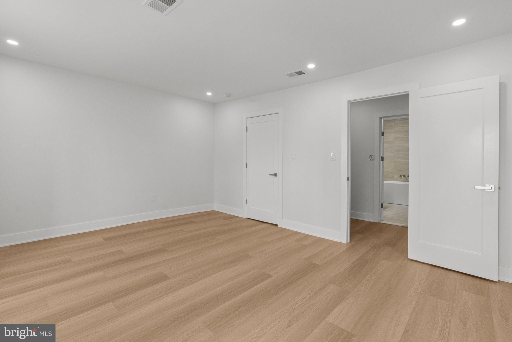 GERMANTOWN (WEST) - Residential