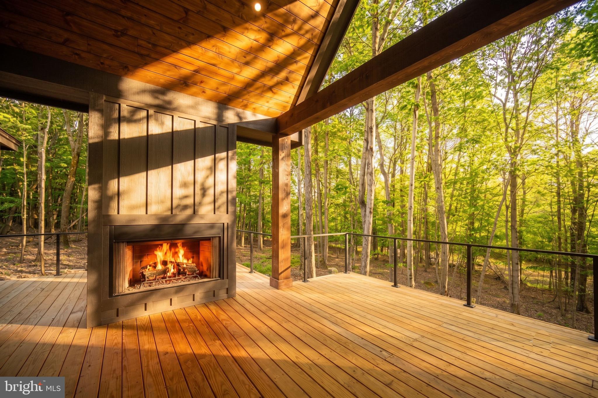 MOUNTAINSIDE - Residential