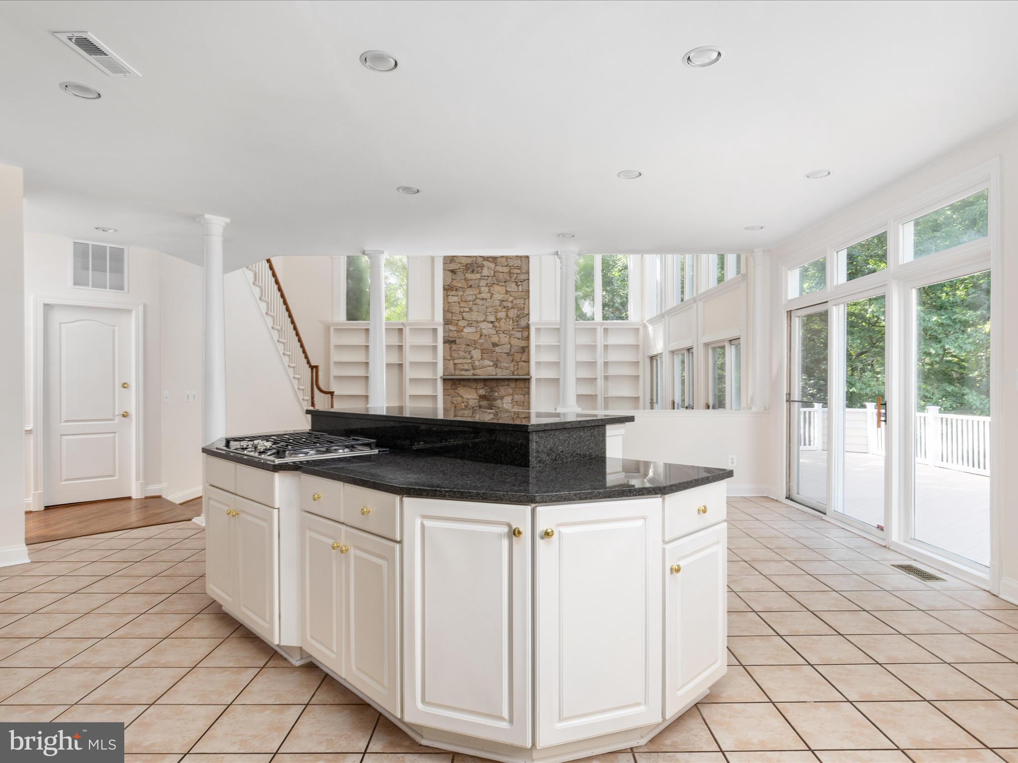 RESTON - Residential