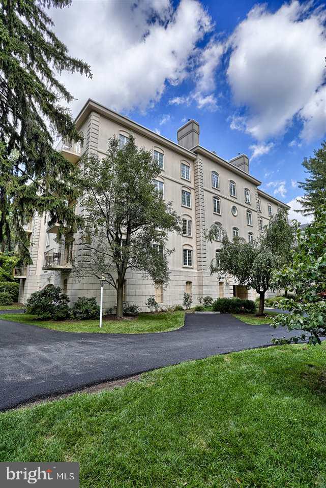 THE CREST - Residential