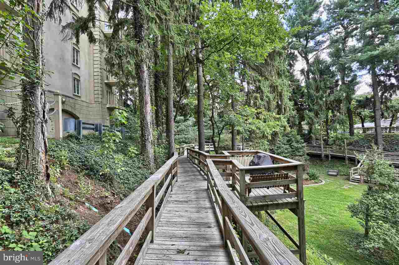 THE CREST - Residential