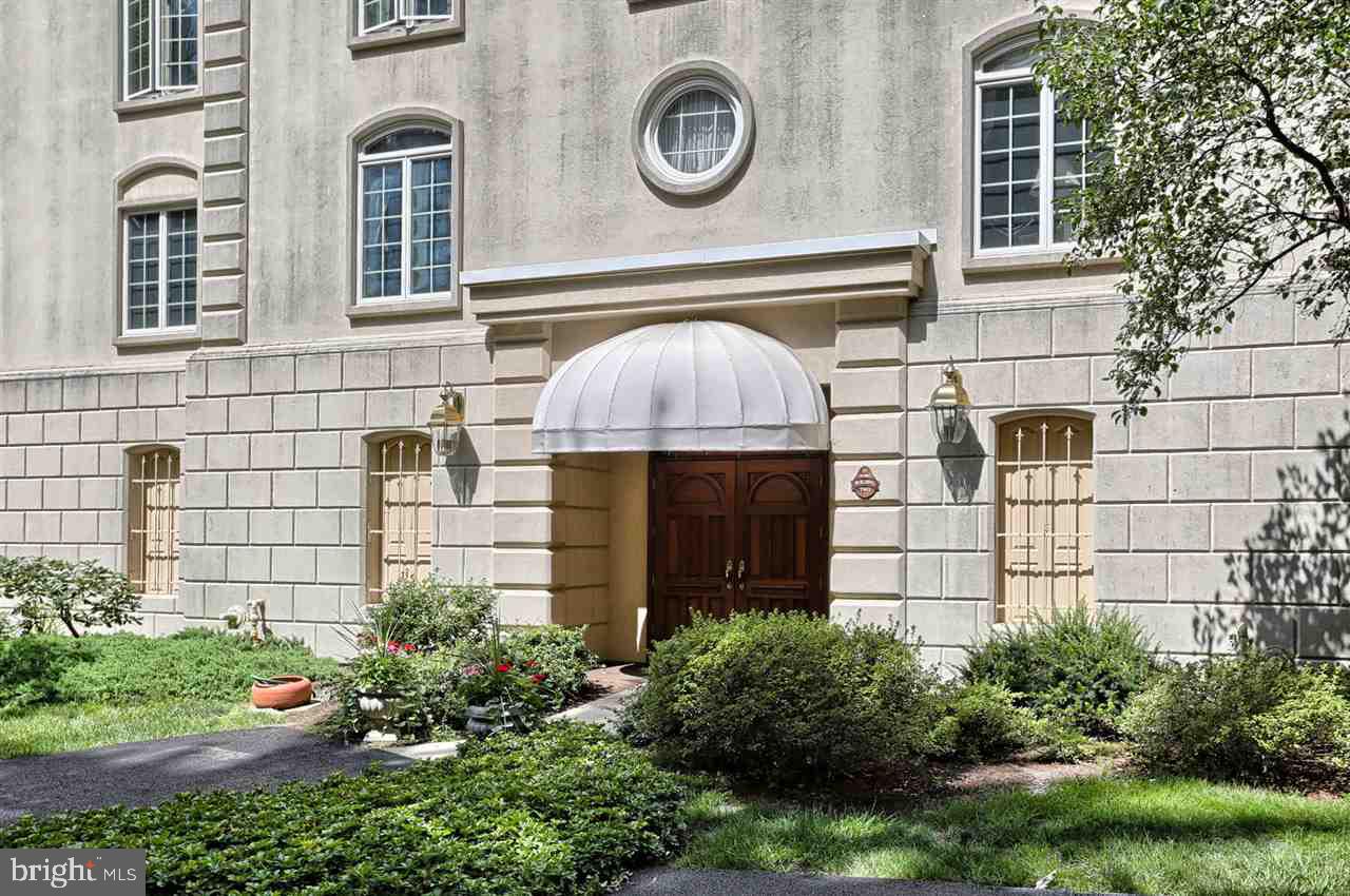 THE CREST - Residential