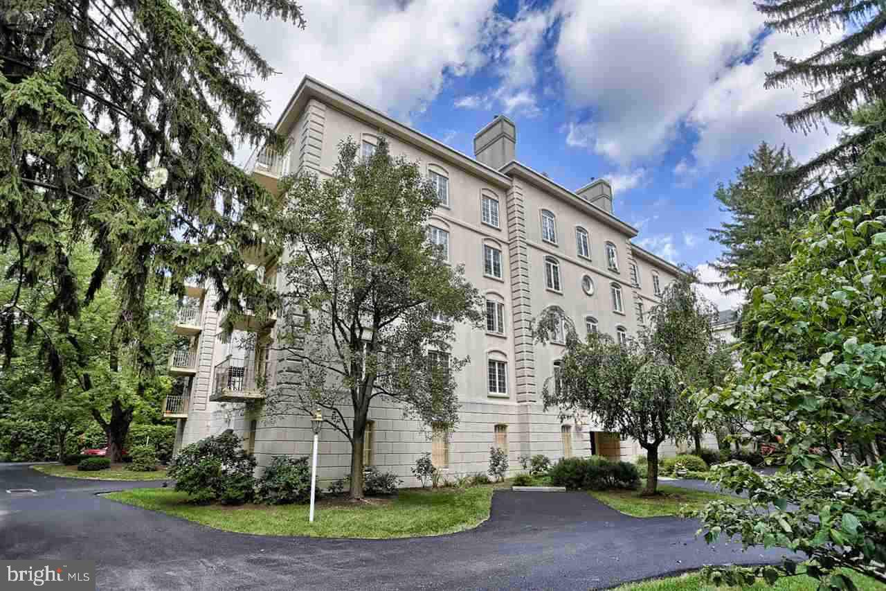 THE CREST - Residential