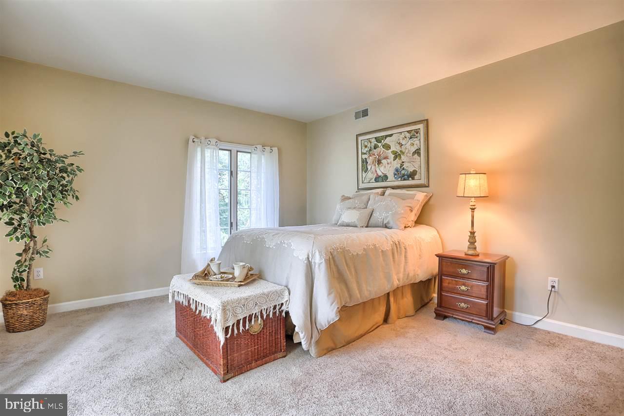 THE CREST - Residential