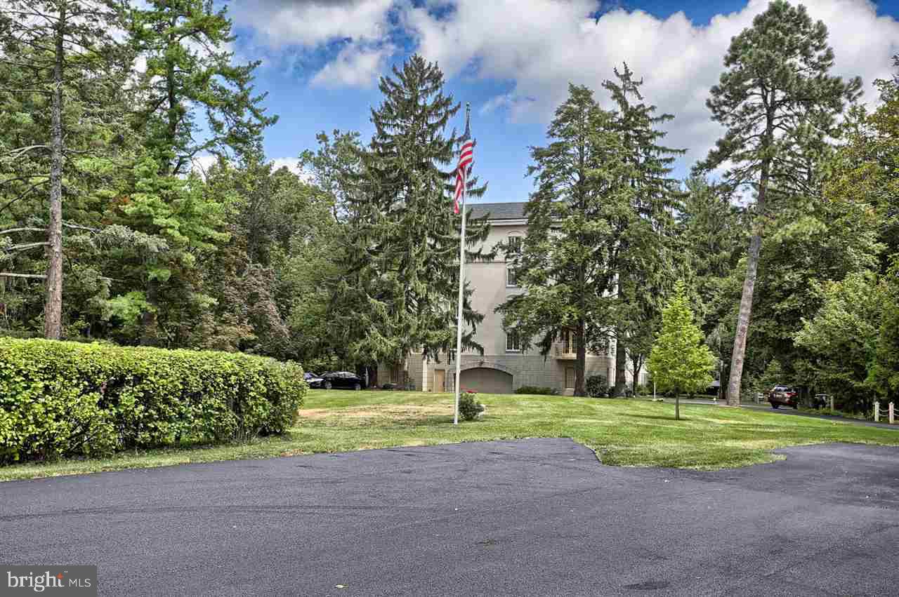 THE CREST - Residential