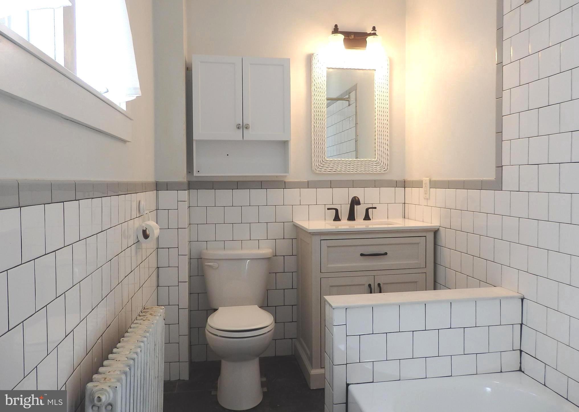 LARCHMONT SQ - Residential