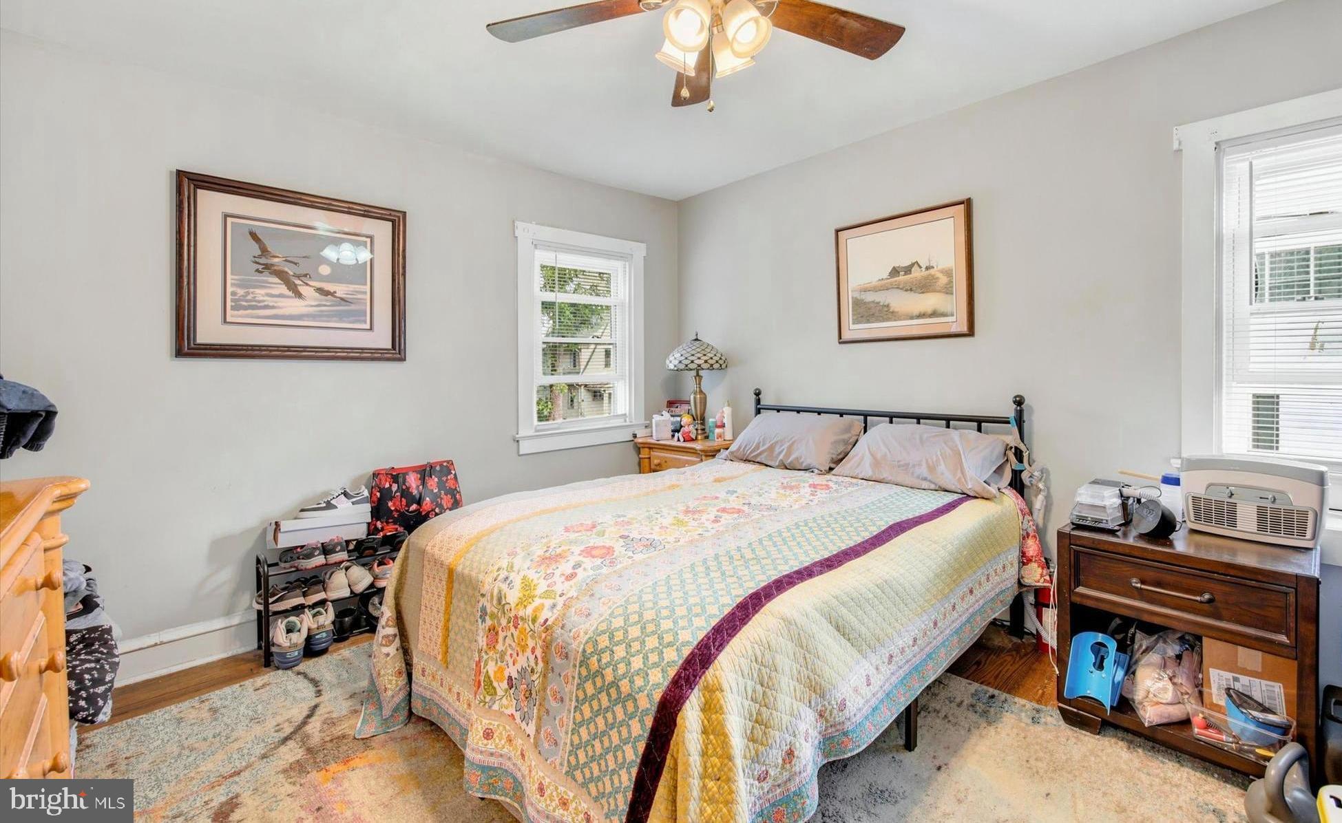 LARCHMONT SQ - Residential