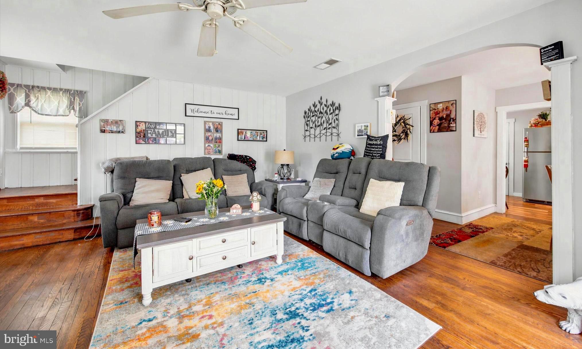 LARCHMONT SQ - Residential