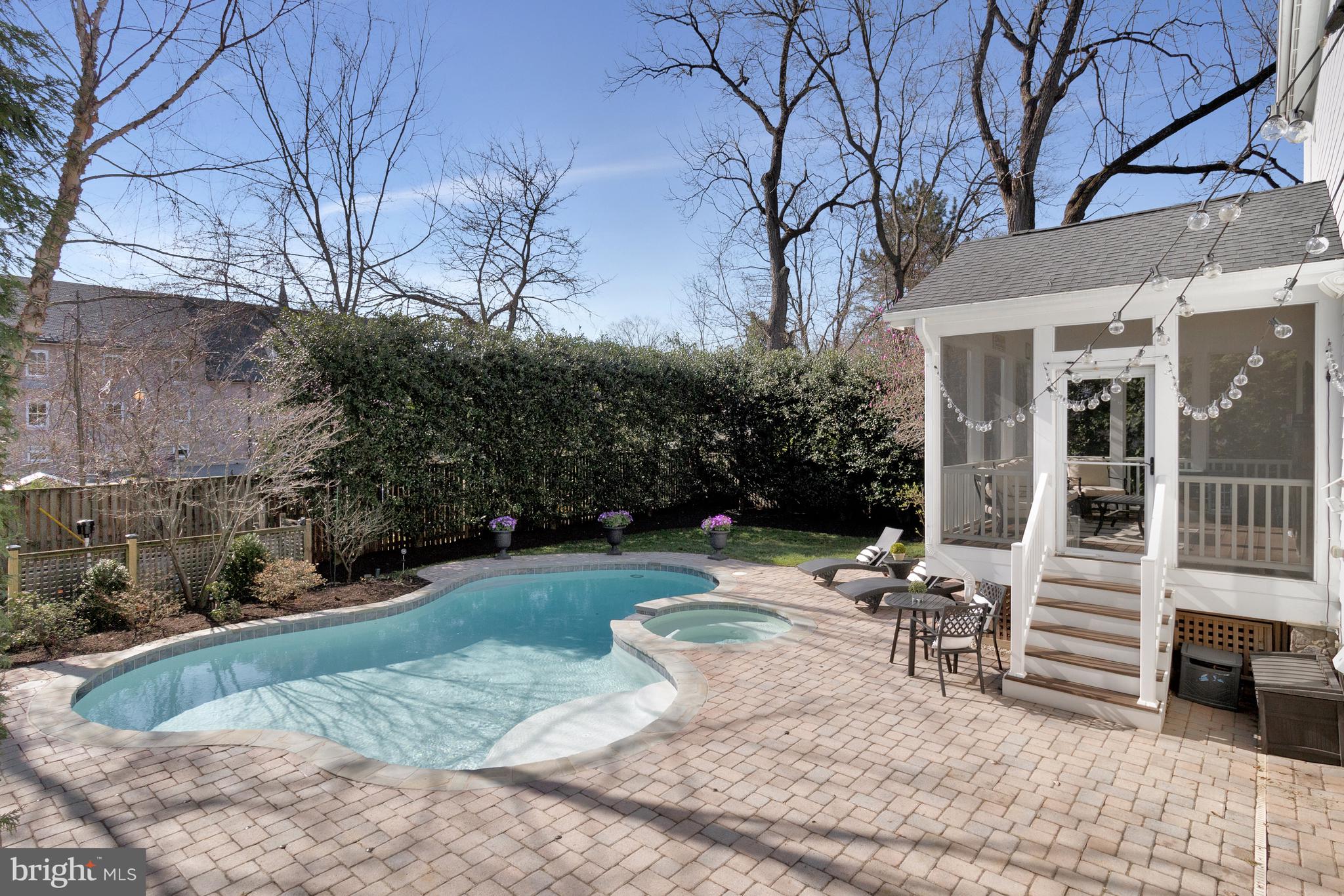 LAWTON MANOR - Residential