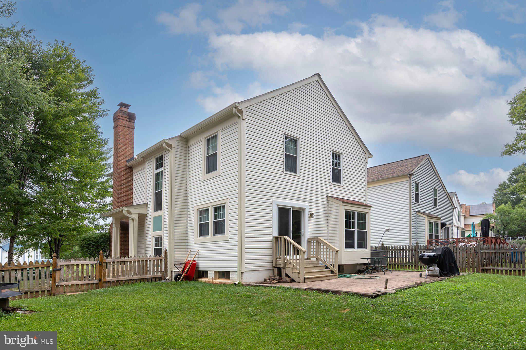 COUNTRYSIDE - Residential