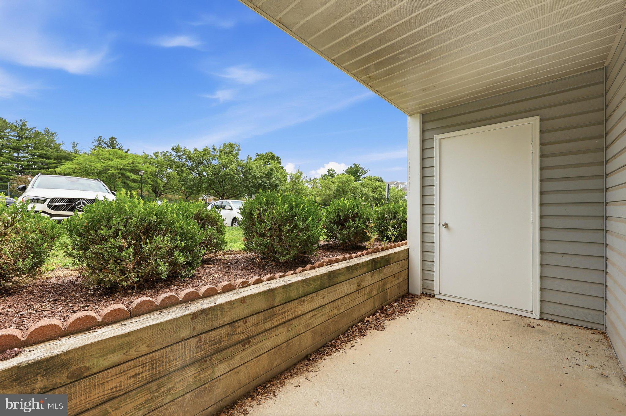 WATERS EDGE AT NORTH LAKE - Residential