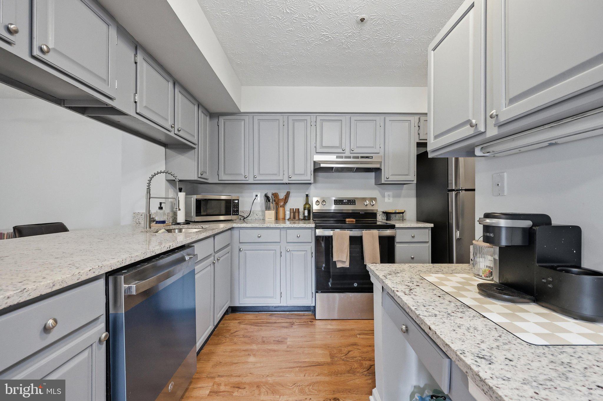 WATERS EDGE AT NORTH LAKE - Residential