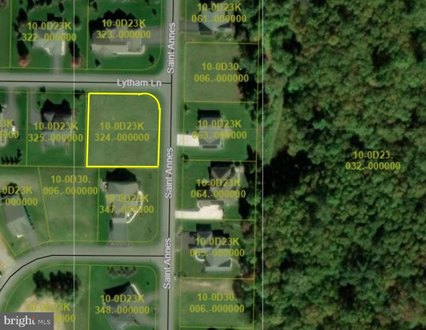 Half-acre corner home site available in Penn National Community! Situated in the master-planned Saint Annes neighborhood, this site is ready to build your dream home! Penn National has no required HOA fees. No required time frame to build.  Work with a Penn National approved custom builder to create your desired floorplan. Neighborhood is subject to protective covenants and restrictions. Friendly, walkable community offers 36 holes of 4 star golf, outdoor pool, tennis/pickleball, community garden, coffee shop, 40 + social clubs, restaurant/bar, and so much more!!