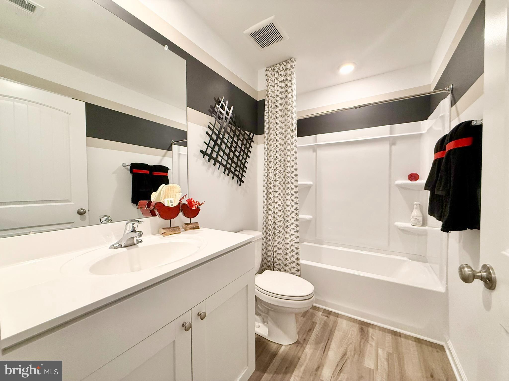KINNAMON MEADOWS - Residential